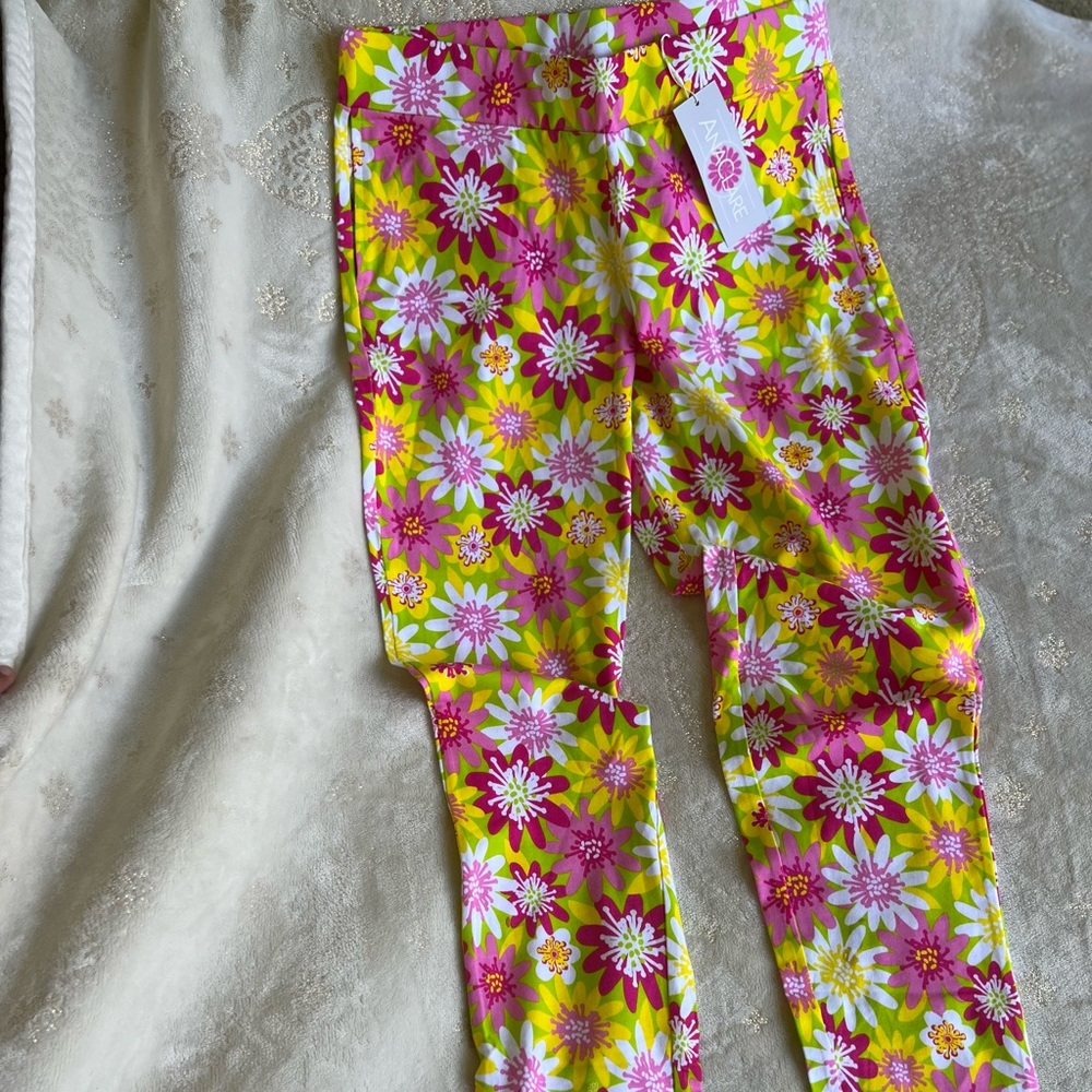 fashion leggings pants with trendy colors summer 2022 size M